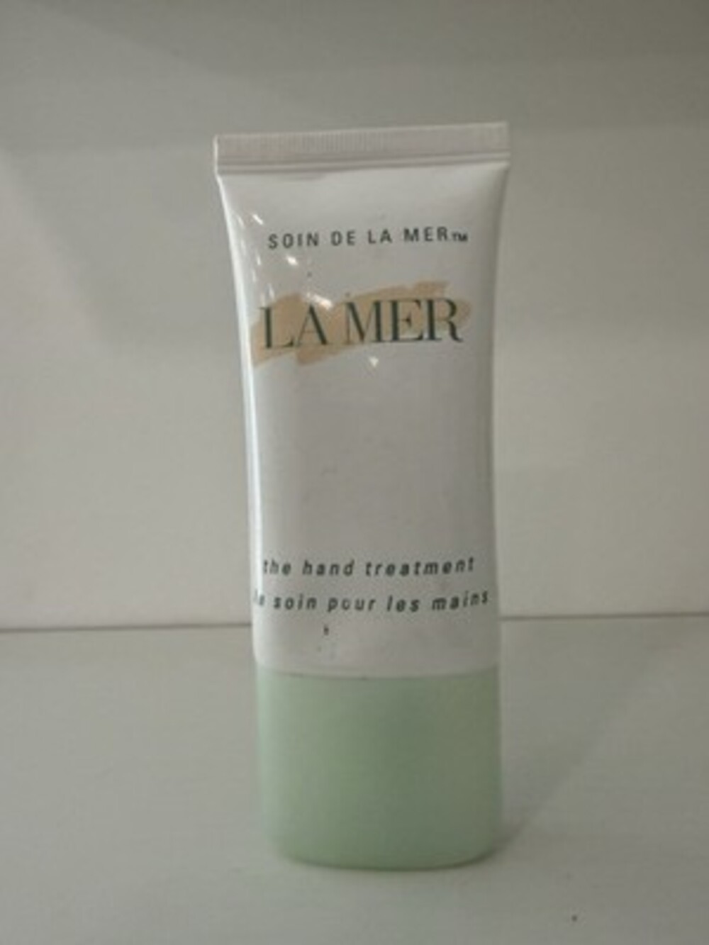 La Mer The Hand Treatment Cream Soin Pour Les Mains Travel Size 1 oz / 30 ml - Picture 2 of 3